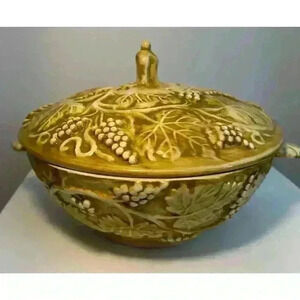 Vintage Perigrappa of Deruta Italy Round Covered Vegetable Serving Dish Yellow
